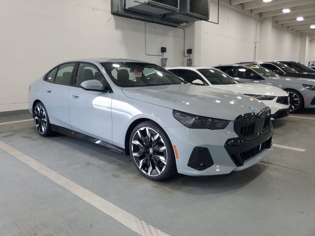 Used 2026 BMW 530i w/ M Sport Package RWD image 2