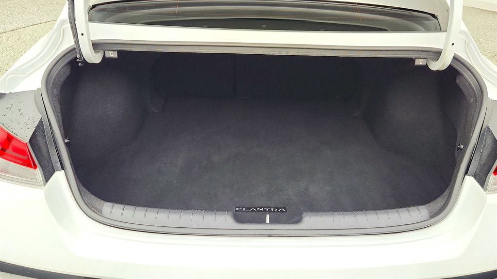 Used 2024 Hyundai Elantra Limited FWD image 23
