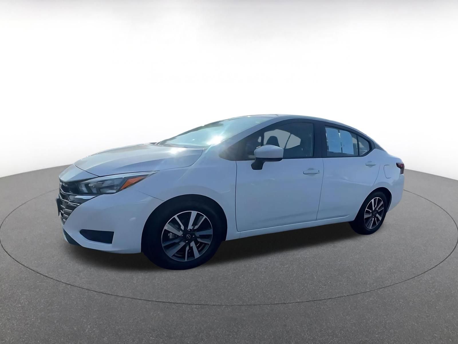 Used 2025 Nissan Versa SV image 8