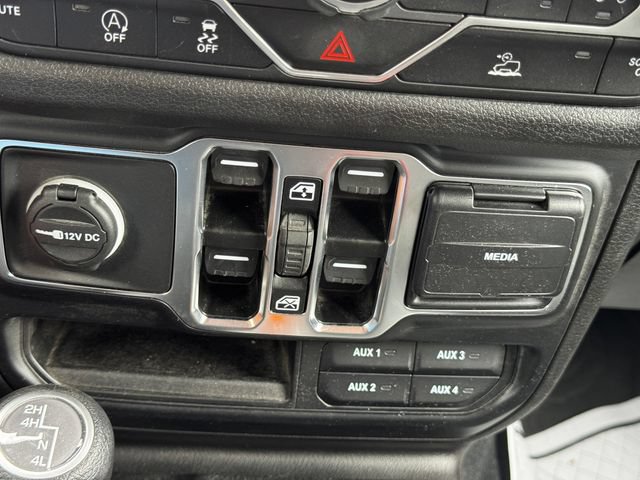 Used 2024 Jeep Wrangler Unlimited Sport AWD/4WD image 38