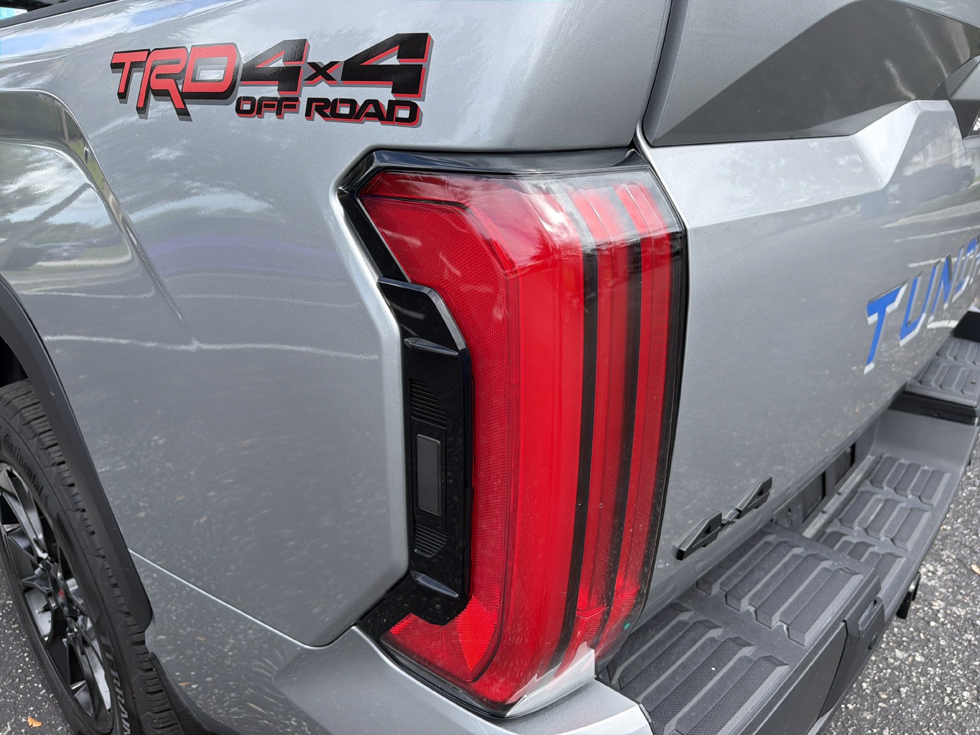 Used 2024 Toyota Tundra Limited w/ TRD Off-Road Package AWD/4WD image 12