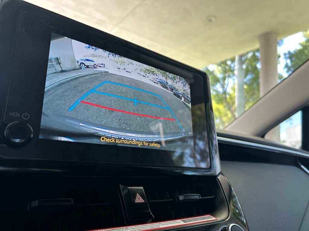 Used 2025 Toyota Corolla LE FWD image 11