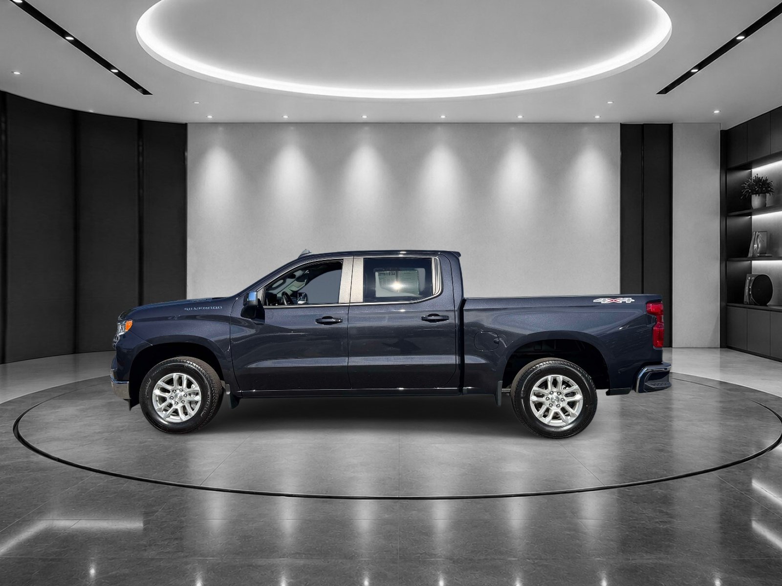 Used 2024 Chevrolet Silverado 1500 LT AWD/4WD image 2