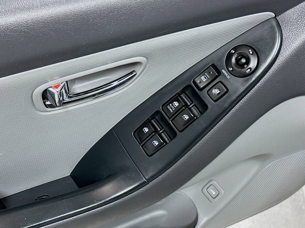 Used 2010 Hyundai Elantra GLS w/ Sunroof Pkg 3 FWD image 17