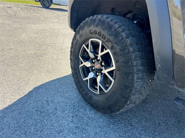 Used 2024 GMC Canyon AT4X image 33