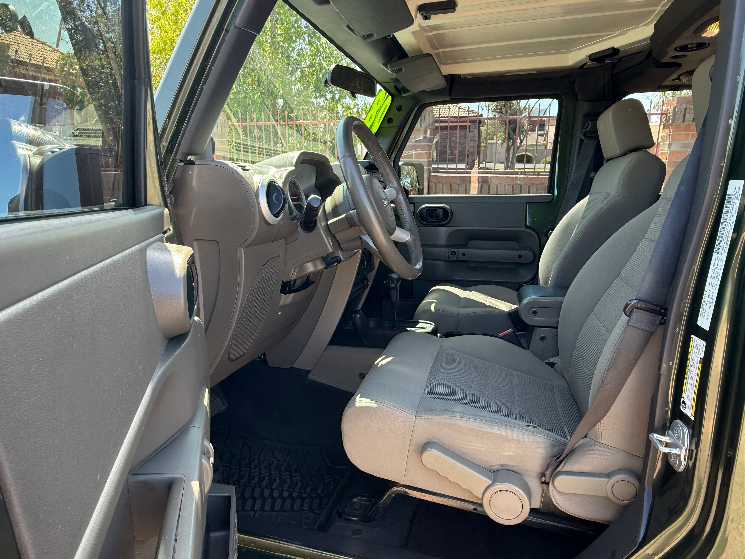Used 2008 Jeep Wrangler Unlimited Sahara AWD/4WD image 6