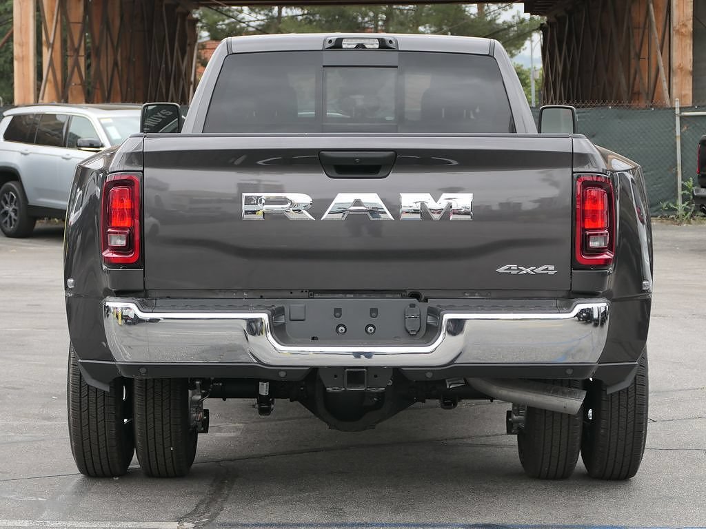 New 2026 RAM 3500 Tradesman AWD/4WD image 4