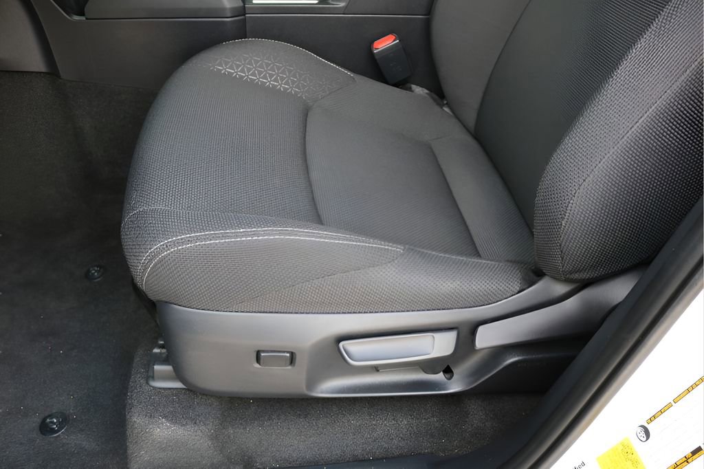 Used 2025 Toyota 4Runner SR5 AWD/4WD image 10