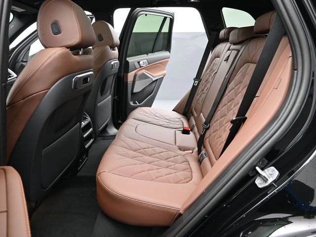 New 2026 BMW X5 xDrive40i w/ M Sport Package AWD/4WD image 18