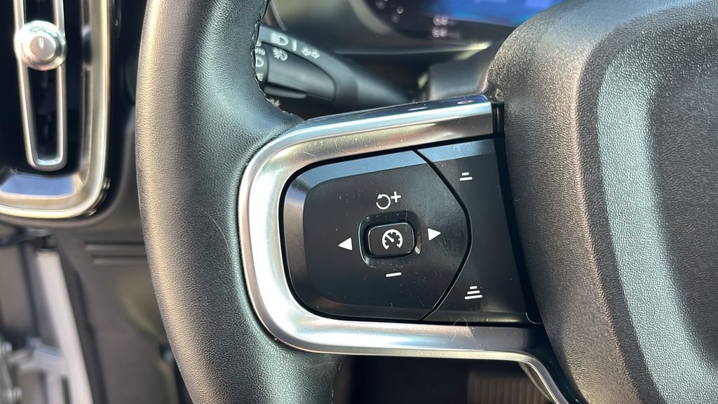 Certified 2024 Volvo XC40 B5 Core AWD/4WD image 16
