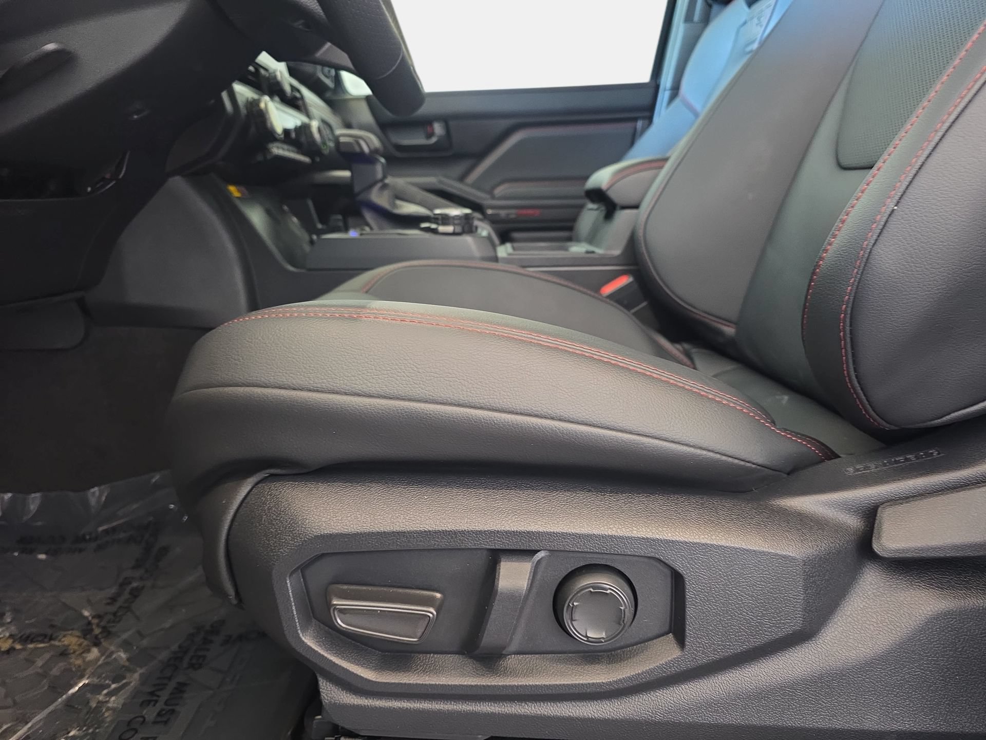 Used 2025 Toyota Tacoma TRD Pro AWD/4WD image 27