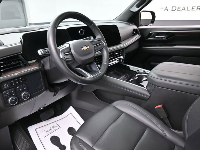 Used 2025 Chevrolet Suburban LT w/ Comfort Package AWD/4WD image 18