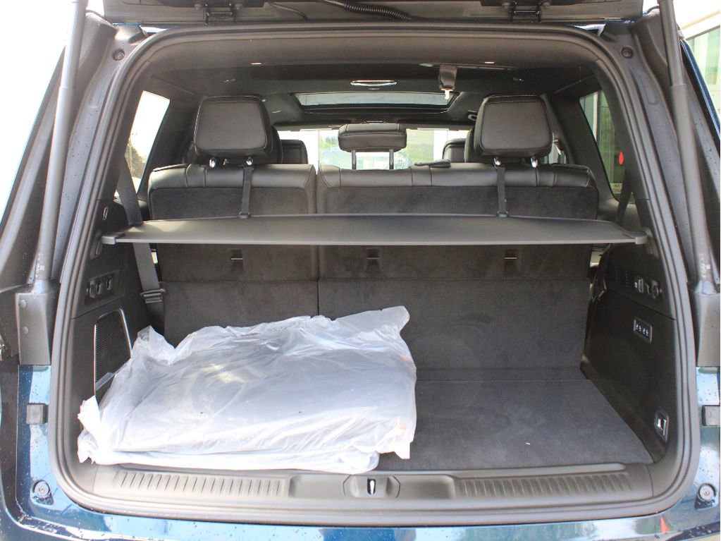 New 2026 Jeep Grand Wagoneer Limited AWD/4WD image 36