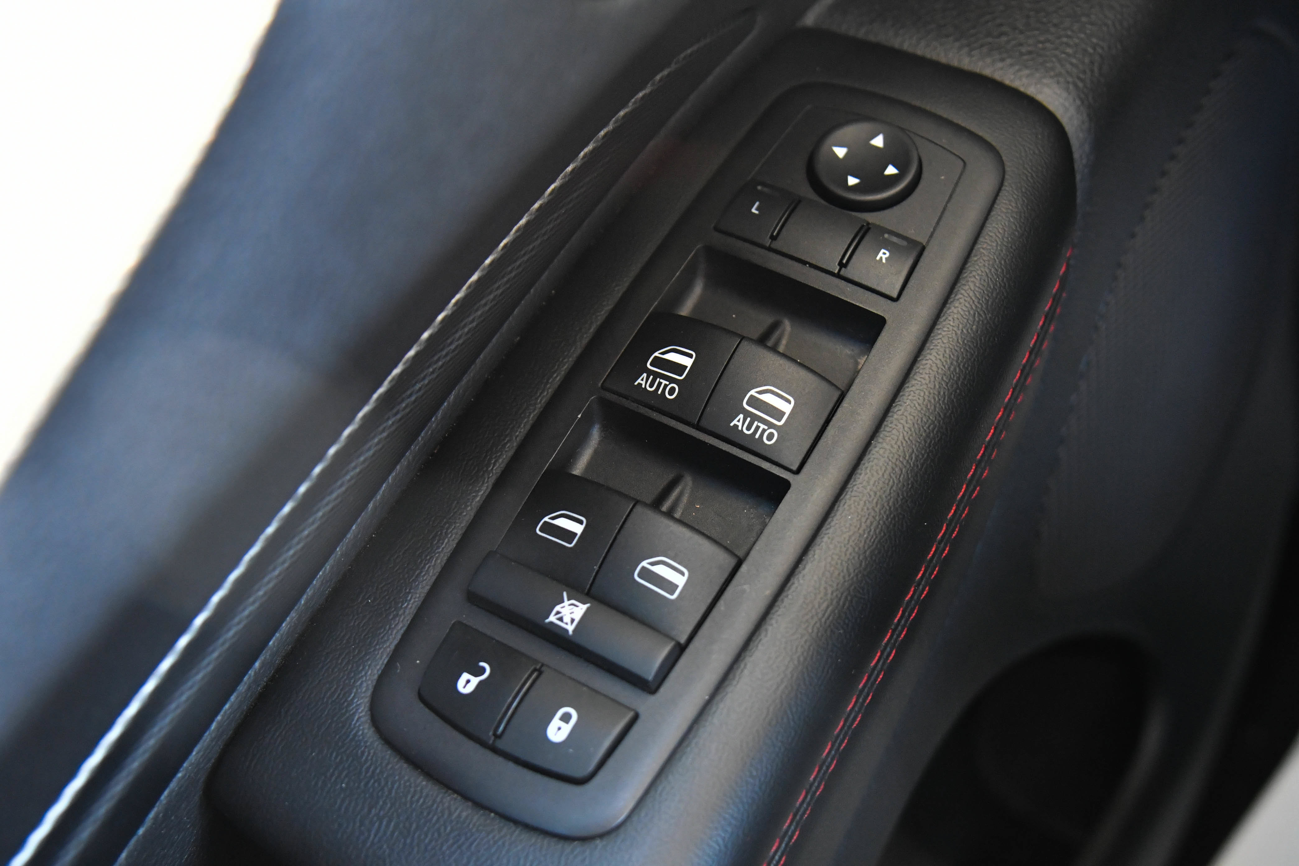 Used 2025 Dodge Durango GT AWD/4WD image 36