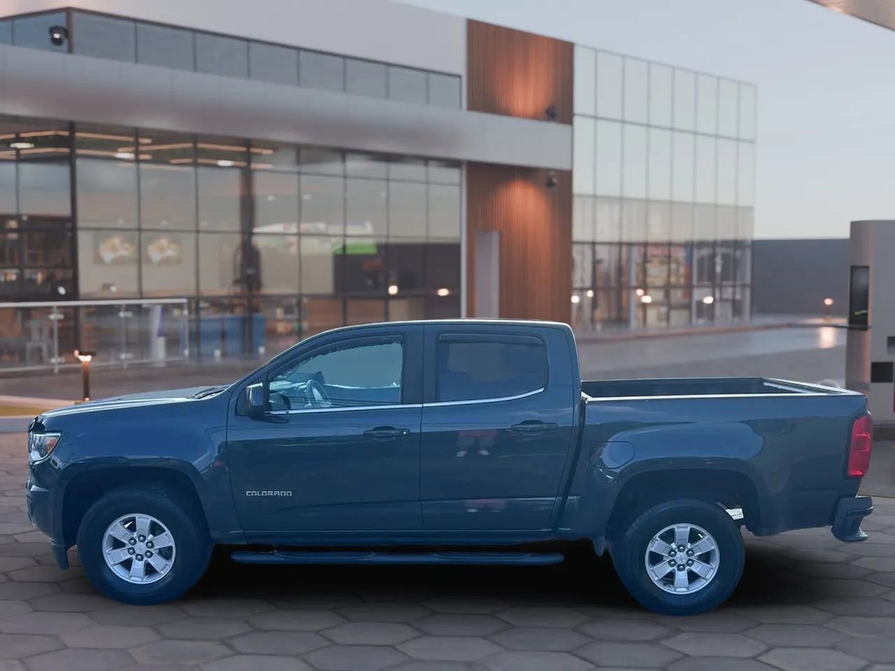 Used 2017 Chevrolet Colorado W/T w/ WT Convenience Package image 3