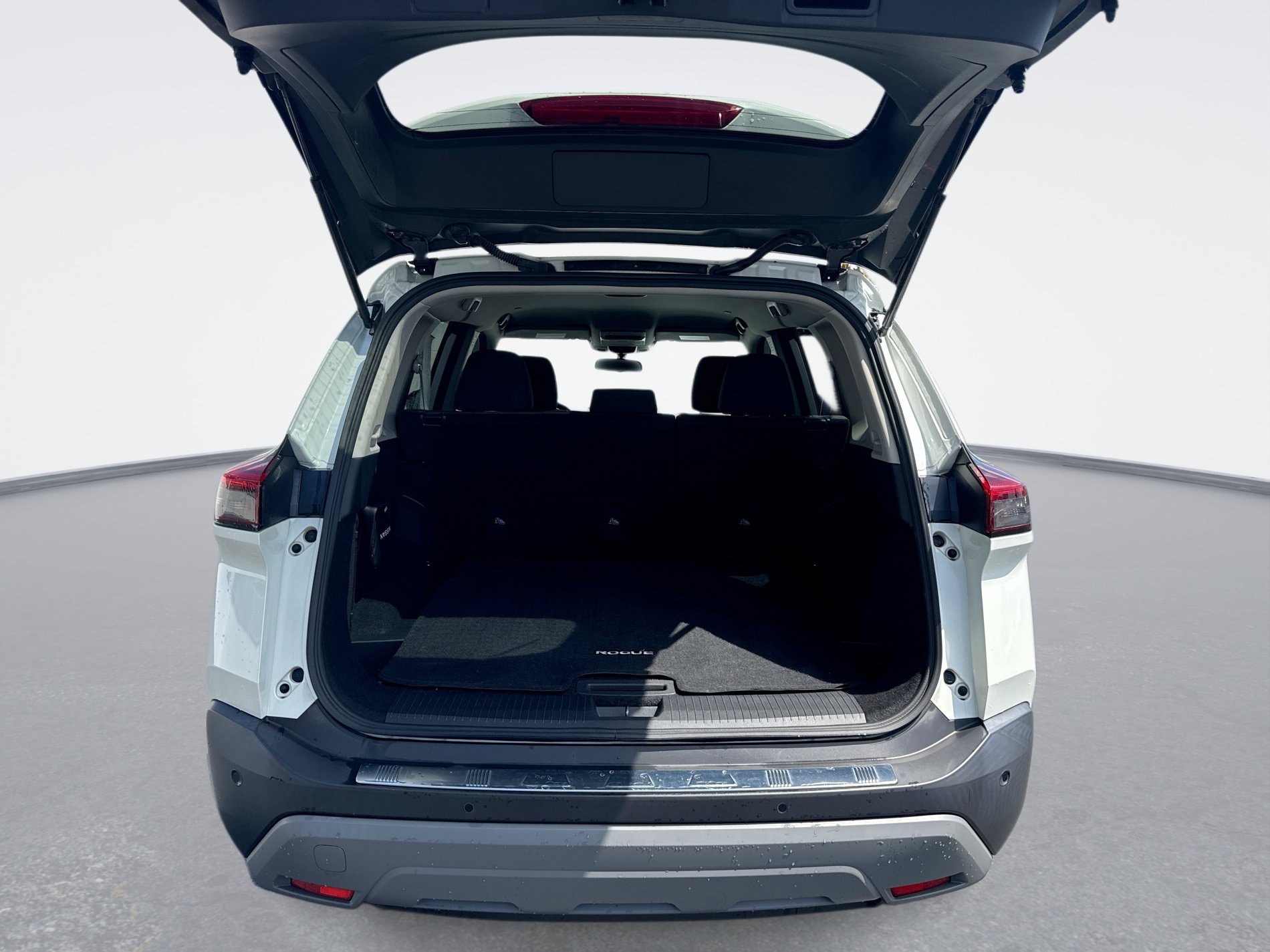 Used 2023 Nissan Rogue SV FWD image 13