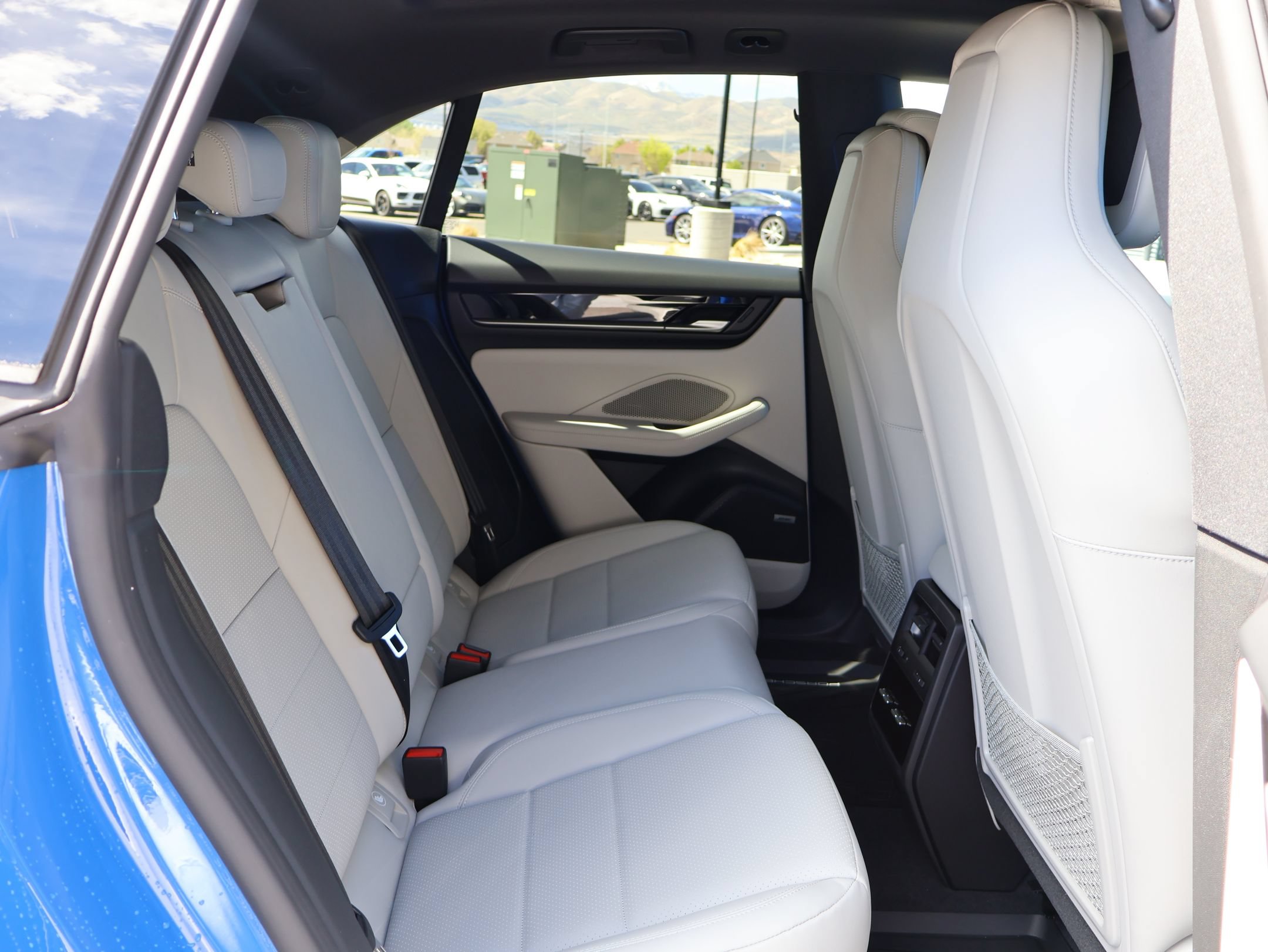 New 2026 Porsche Macan 4 Electric AWD/4WD image 22