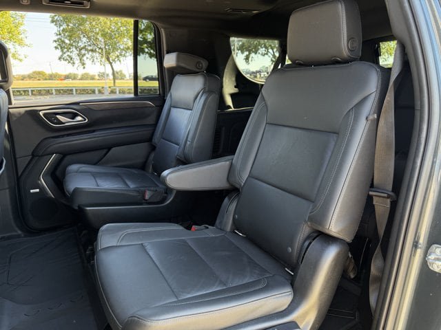 Used 2021 Chevrolet Suburban LT w/ LT Signature Package AWD/4WD image 28