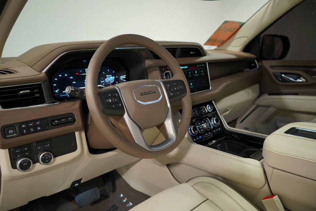 Used 2024 GMC Yukon Denali AWD/4WD image 6