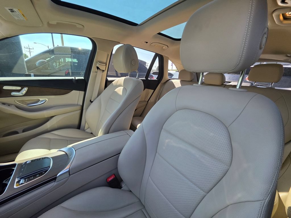 Used 2021 Mercedes-Benz GLC 300 4MATIC image 6