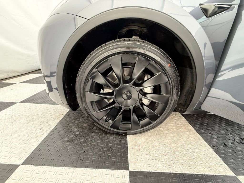 Used 2023 Tesla Model Y Long Range image 10