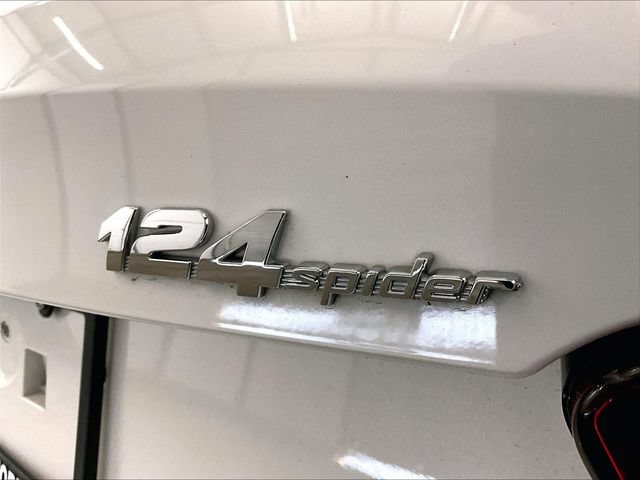 Used 2017 FIAT 124 Spider Abarth RWD image 13