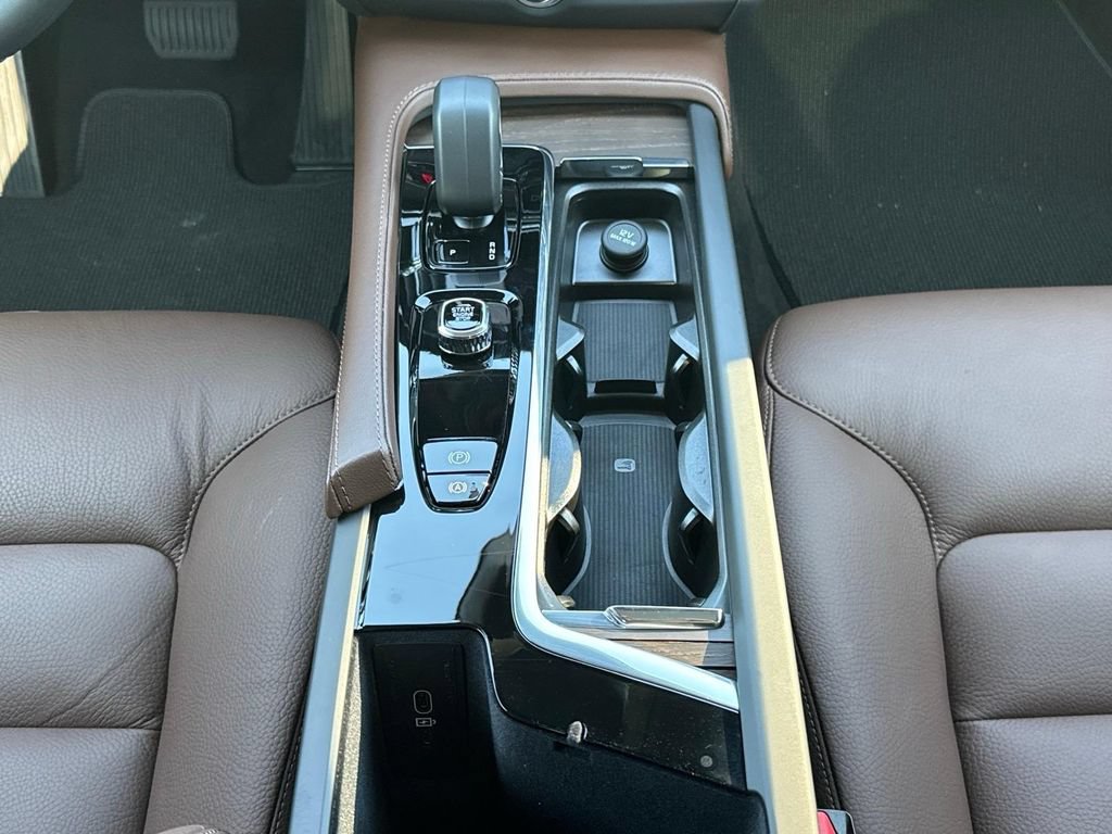 Certified 2025 Volvo V90 B6 Cross Country Plus AWD/4WD image 14