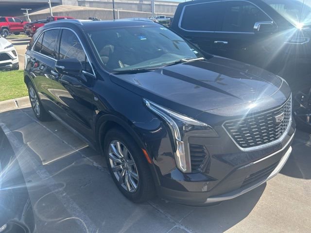 Used 2023 Cadillac XT4 Premium Luxury image 3