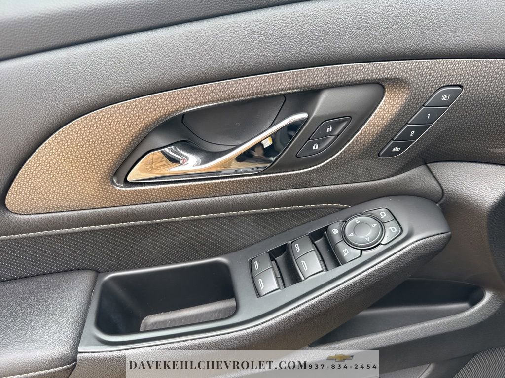 Used 2023 Chevrolet Traverse Premier image 79