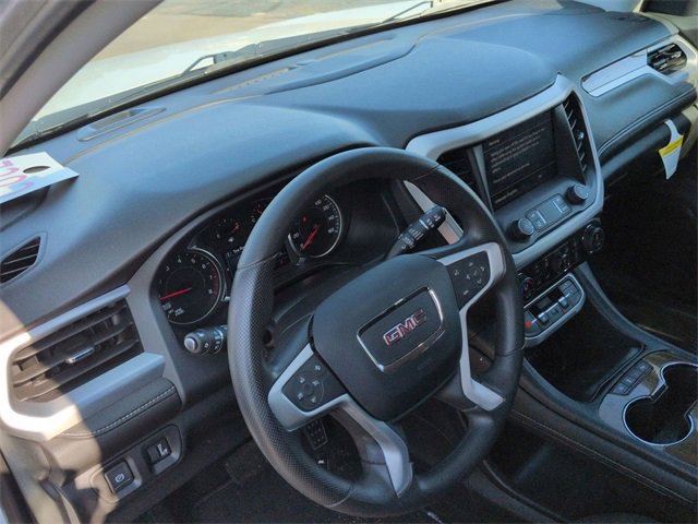 Used 2023 GMC Acadia SLE w/ Driver Convenience Package image 10