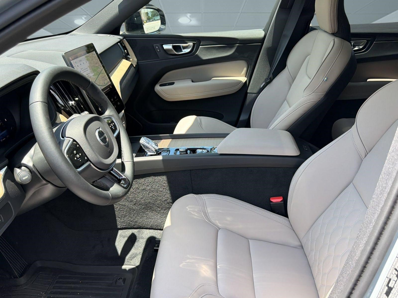 New 2026 Volvo XC60 B5 Plus w/ Protection Package Premier AWD/4WD image 5