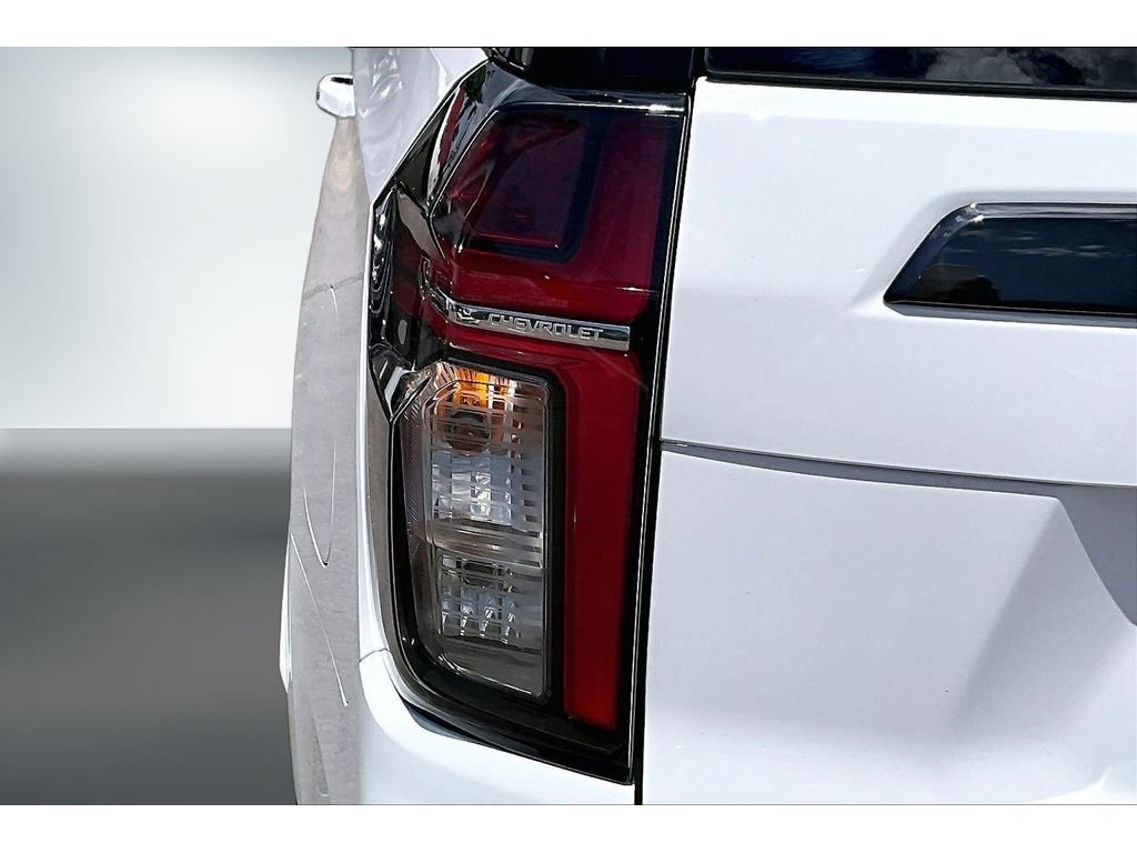 Used 2022 Chevrolet Tahoe Z71 w/ Luxury Package AWD/4WD image 23