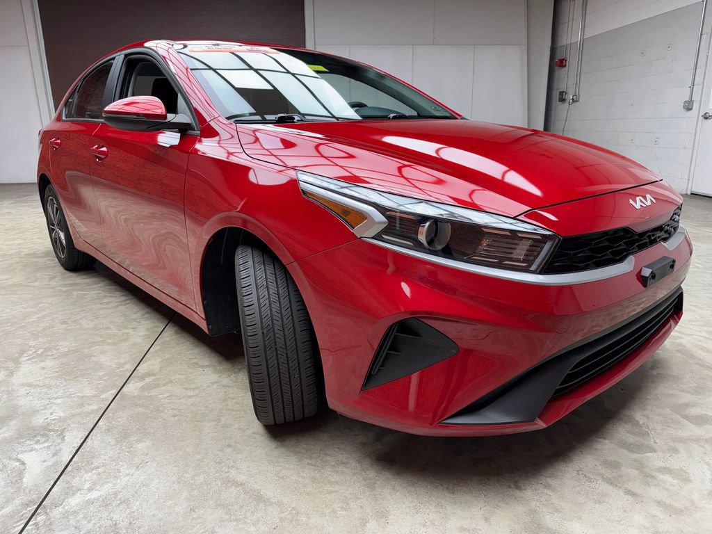 Used 2023 Kia Forte LXS w/ LXS Technology Package FWD image 7