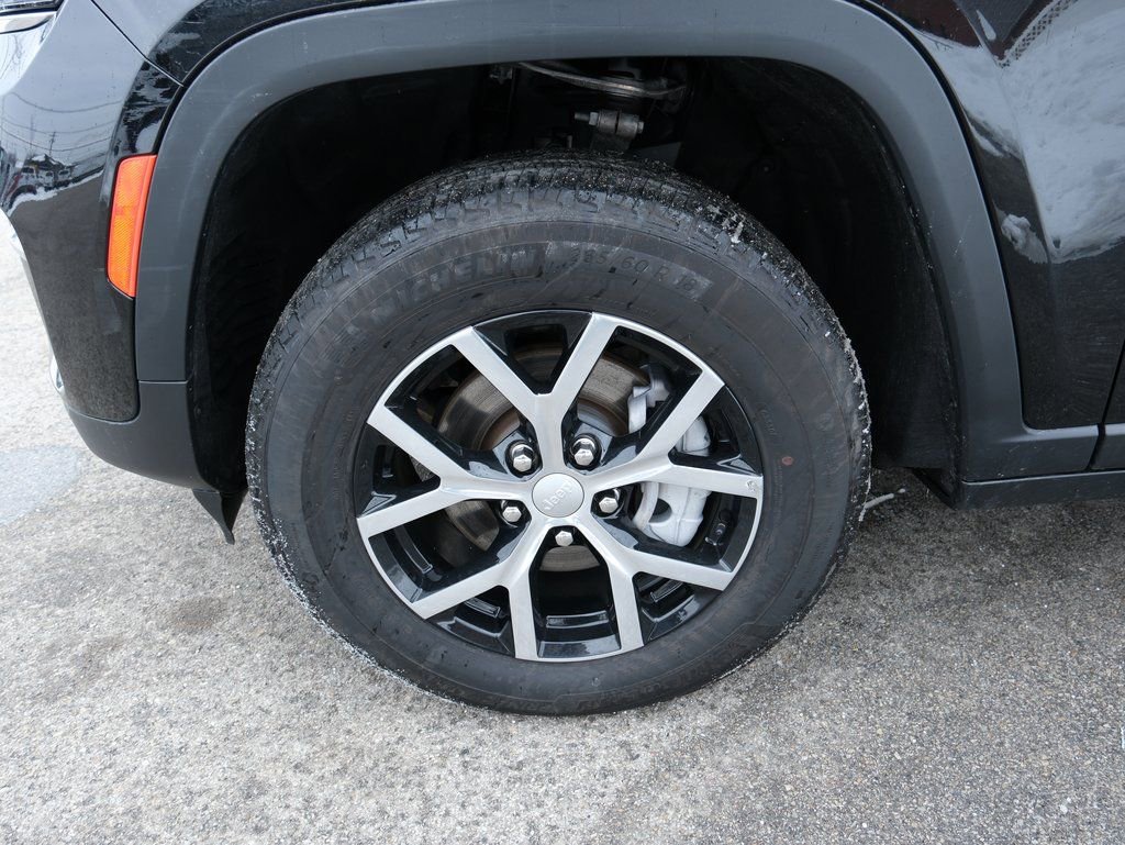 Used 2024 Jeep Grand Cherokee Limited image 13