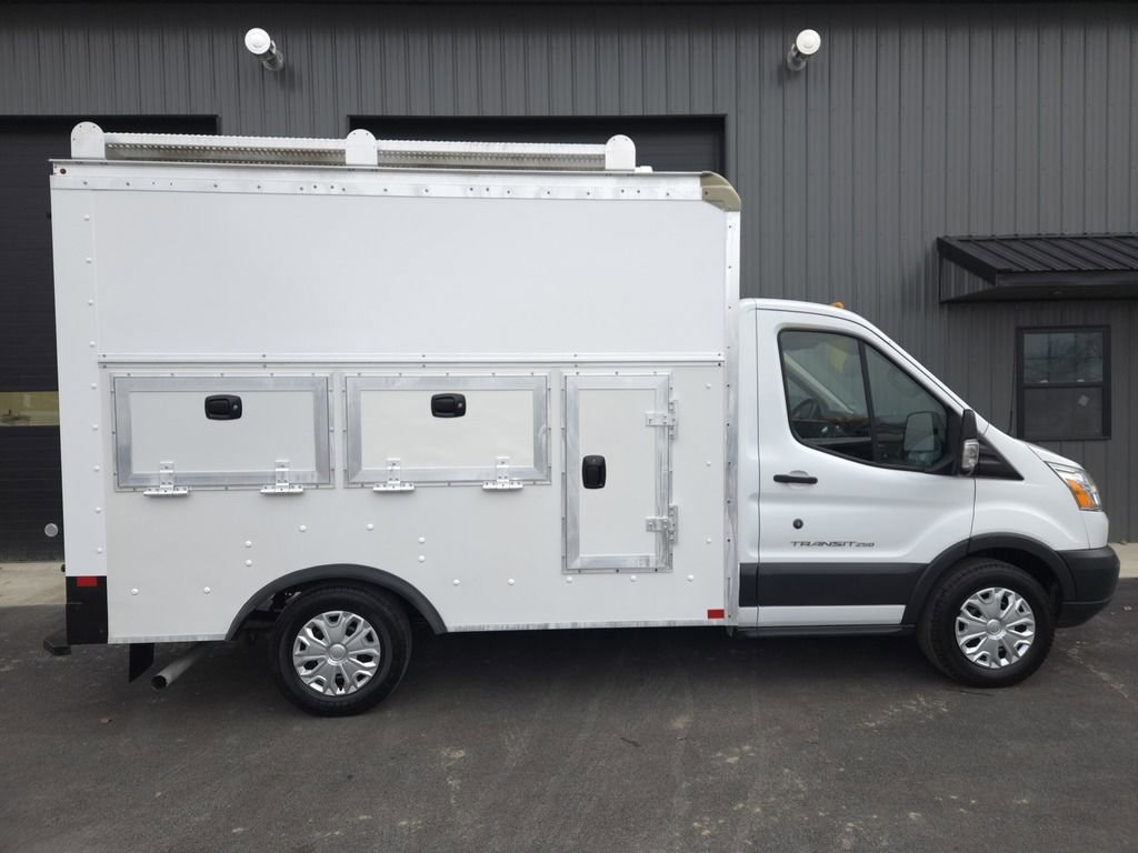 Used 2015 Ford Transit 250 138 w/ Exterior Upgrade Package image 5