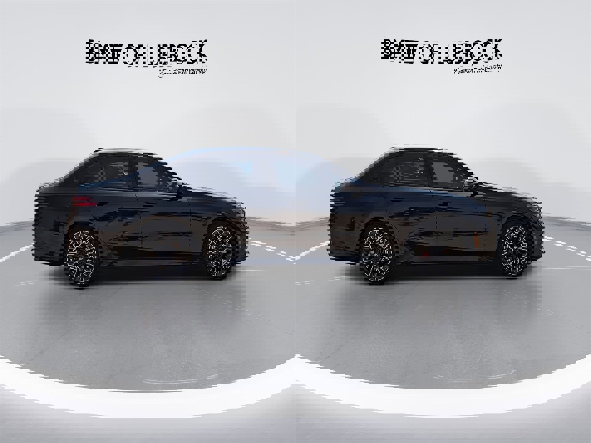 Used 2026 BMW 550e xDrive image 9