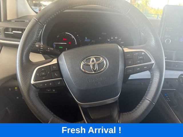 Used 2026 Toyota Sienna XLE FWD image 7
