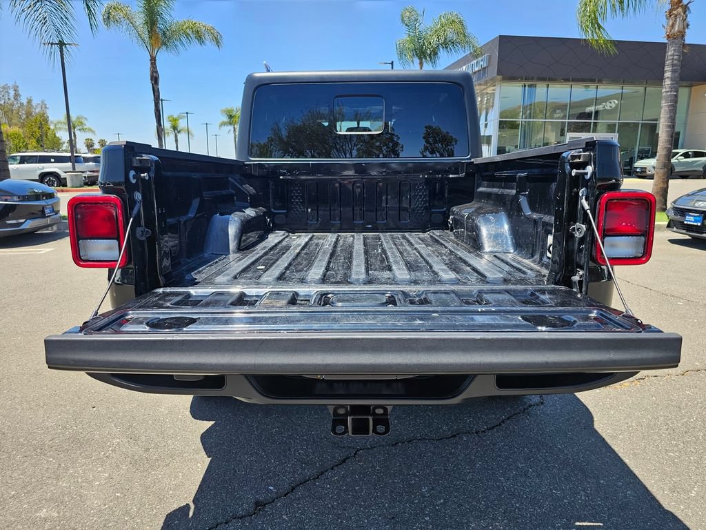 Used 2021 Jeep Gladiator Sport AWD/4WD image 18