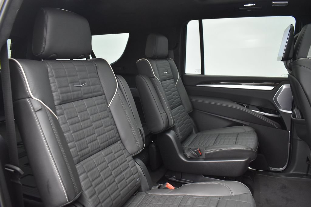 New 2026 Cadillac Escalade ESV Platinum Sport w/ LPO, ONYX Package AWD/4WD image 38