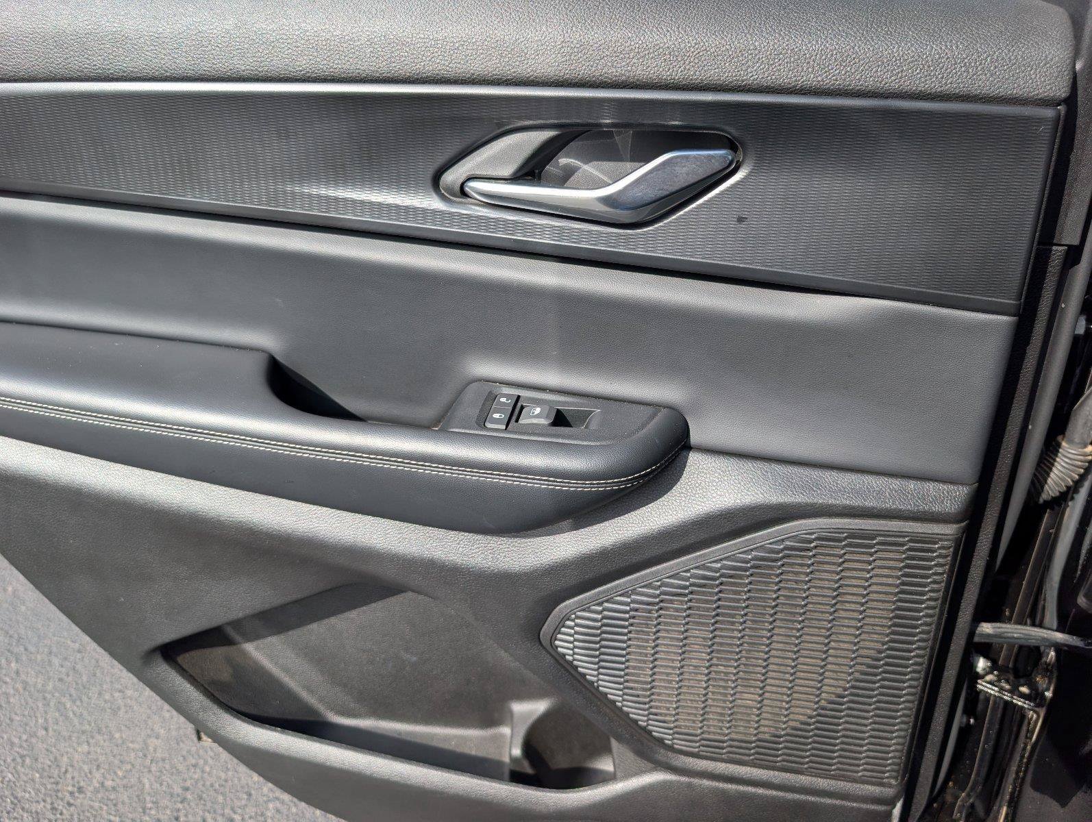 Used 2025 Jeep Grand Cherokee L Altitude RWD image 37