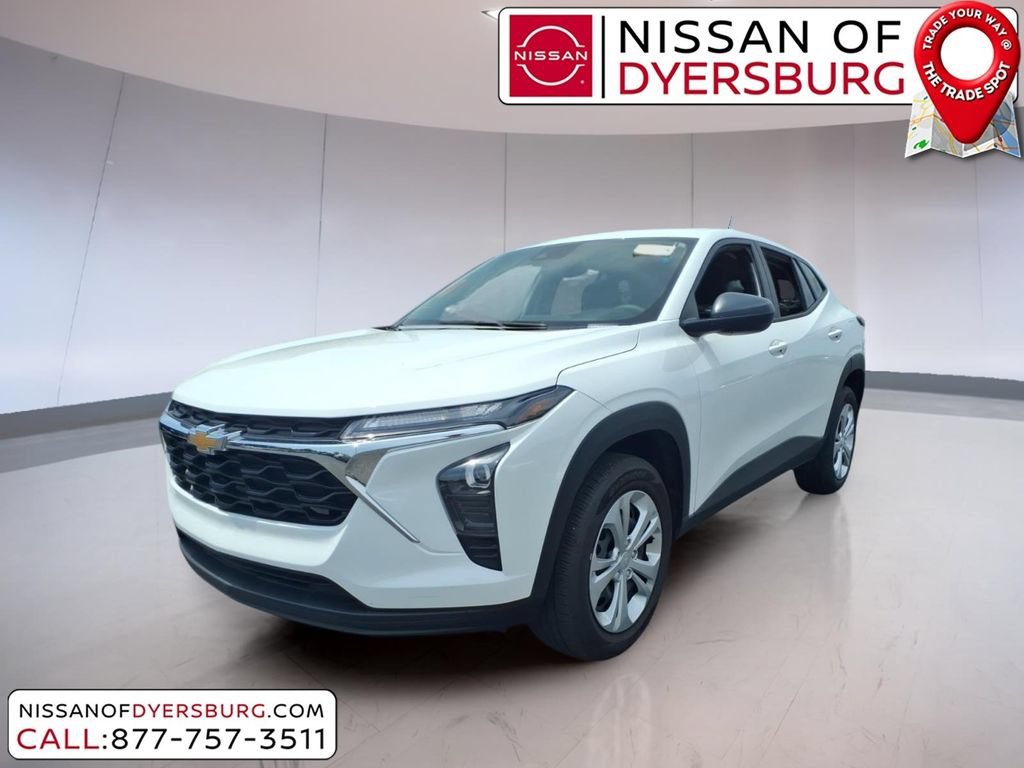 Used 2026 Chevrolet Trax LS FWD image 7