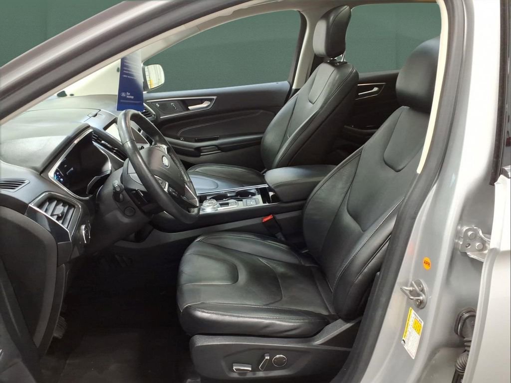 Certified 2019 Ford Edge Titanium w/ Equipment Group 301A AWD/4WD image 25