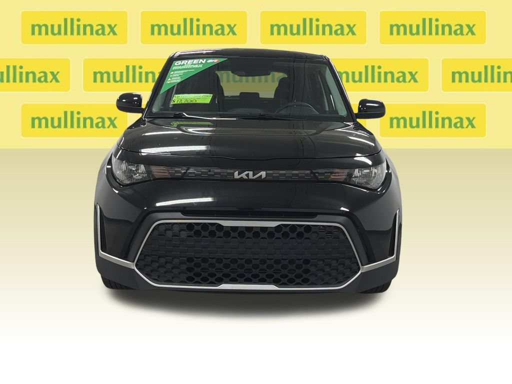 Used 2025 Kia Soul LX w/ LX Technology Package FWD image 5