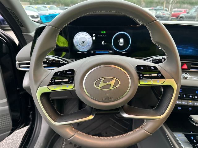 Certified 2025 Hyundai Elantra SEL image 13