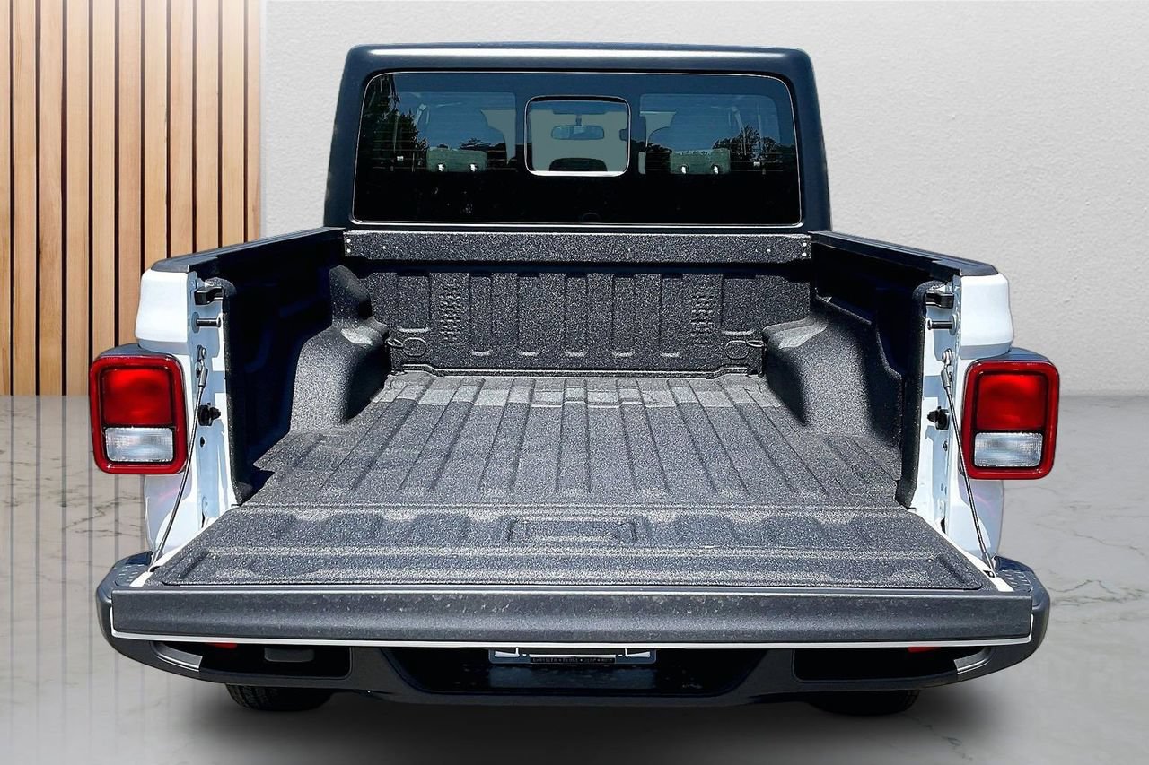 New 2026 Jeep Gladiator Sport AWD/4WD image 23