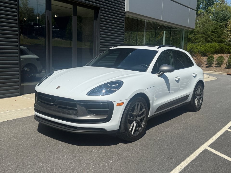 Certified 2026 Porsche Macan Turbo AWD/4WD image 1