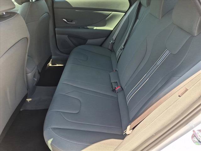 Certified 2025 Hyundai Elantra SEL FWD image 18