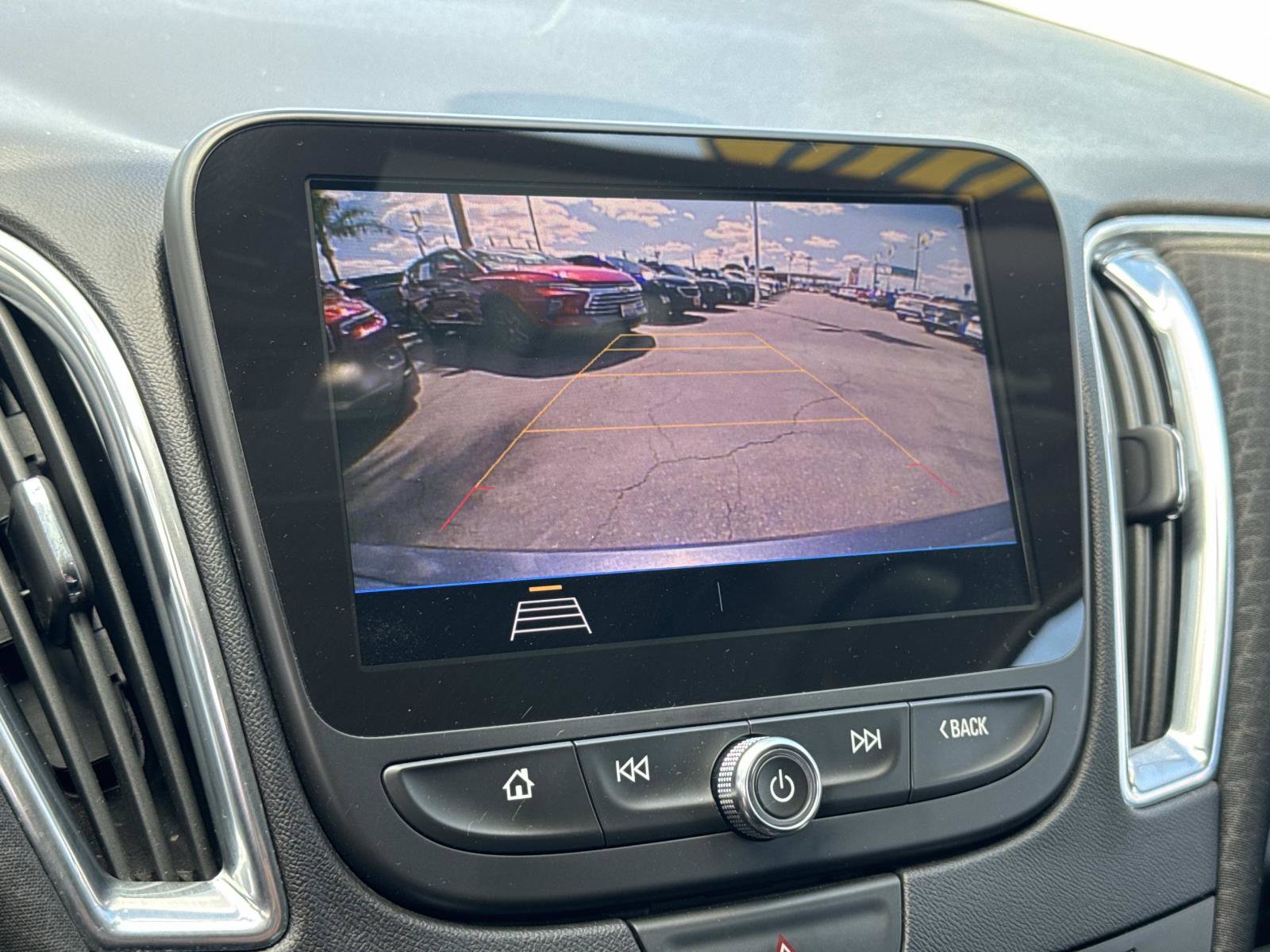 Used 2019 Chevrolet Malibu LT image 17