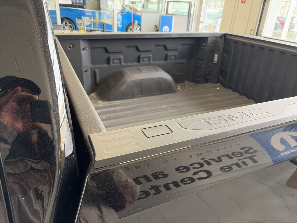 Used 2023 GMC Sierra 1500 Elevation w/ Preferred Package image 15