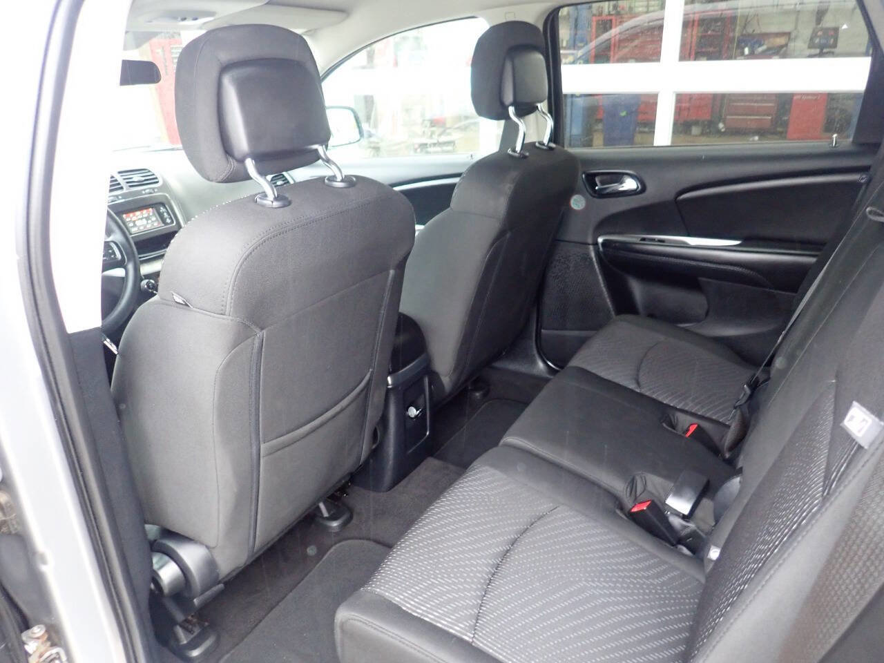 Used 2018 Dodge Journey SE image 12
